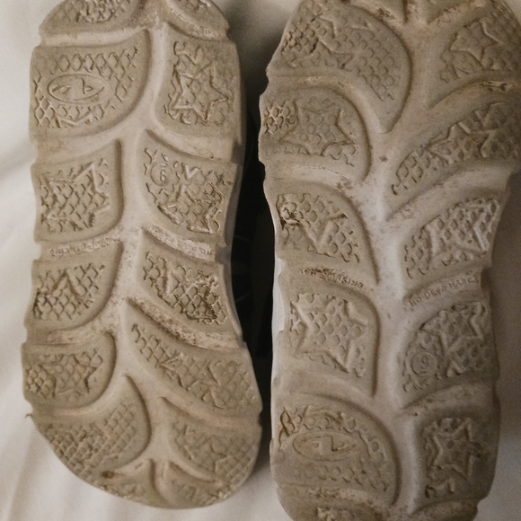 Athletic Works light up toddler sneakers - Picture 13 of 16